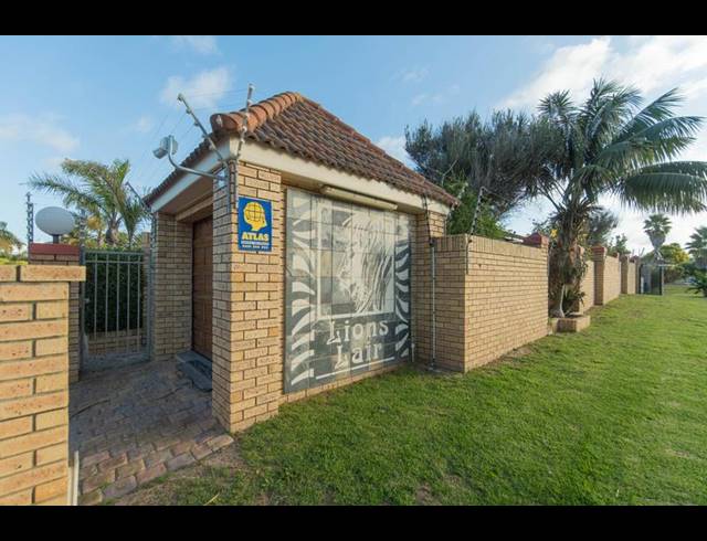 3 BEDROOM TOWNHOUSE FOR SALE IN SUMMERSTRAND